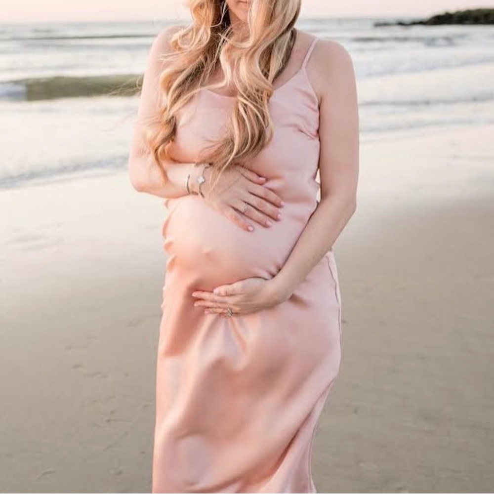 Queen Bee Maternity slip dress and robe set, size 8